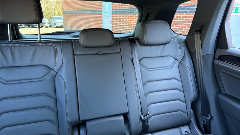 Volkswagen Touareg 3.0 V6 TDI 4Motion 286 Black Edition 5dr Tip Auto Diesel Estate